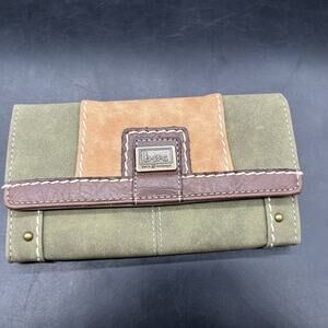 Boc Born Concepts Green And Brown Wallet Snap Close Zippered Coin CC Holder